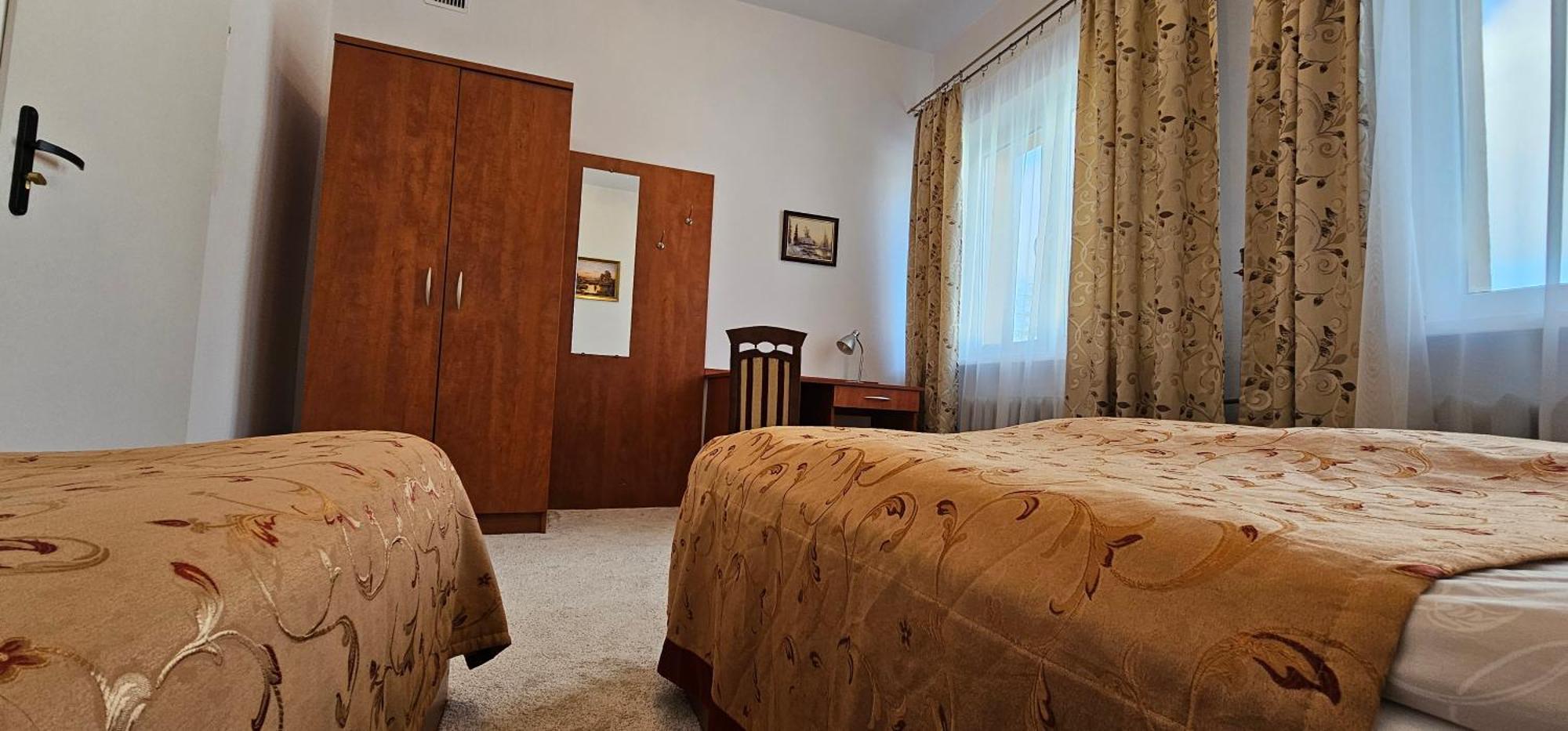 Rest Hostel Airport Modlin Nowy Dwor Mazowiecki Bagian luar foto