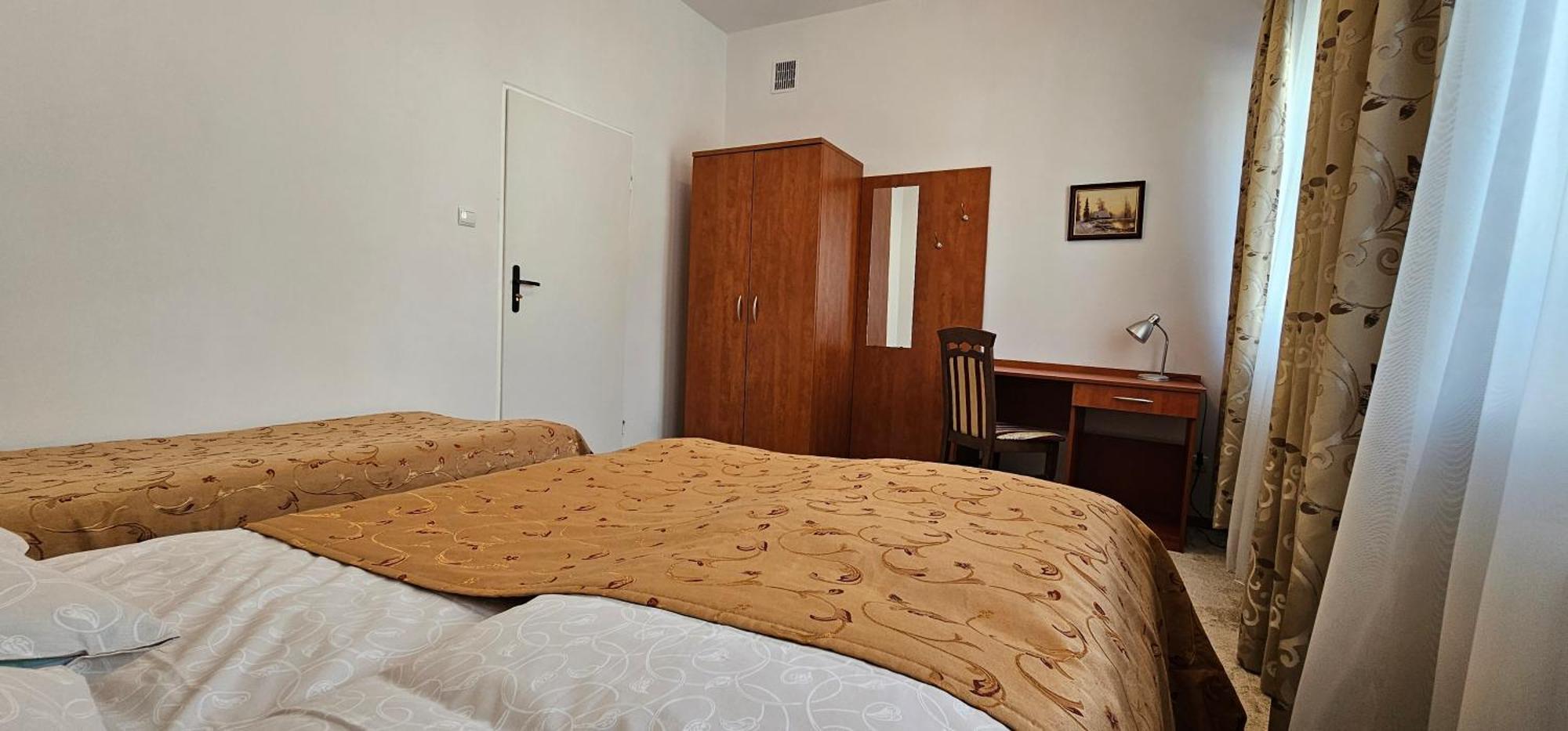 Rest Hostel Airport Modlin Nowy Dwor Mazowiecki Bagian luar foto