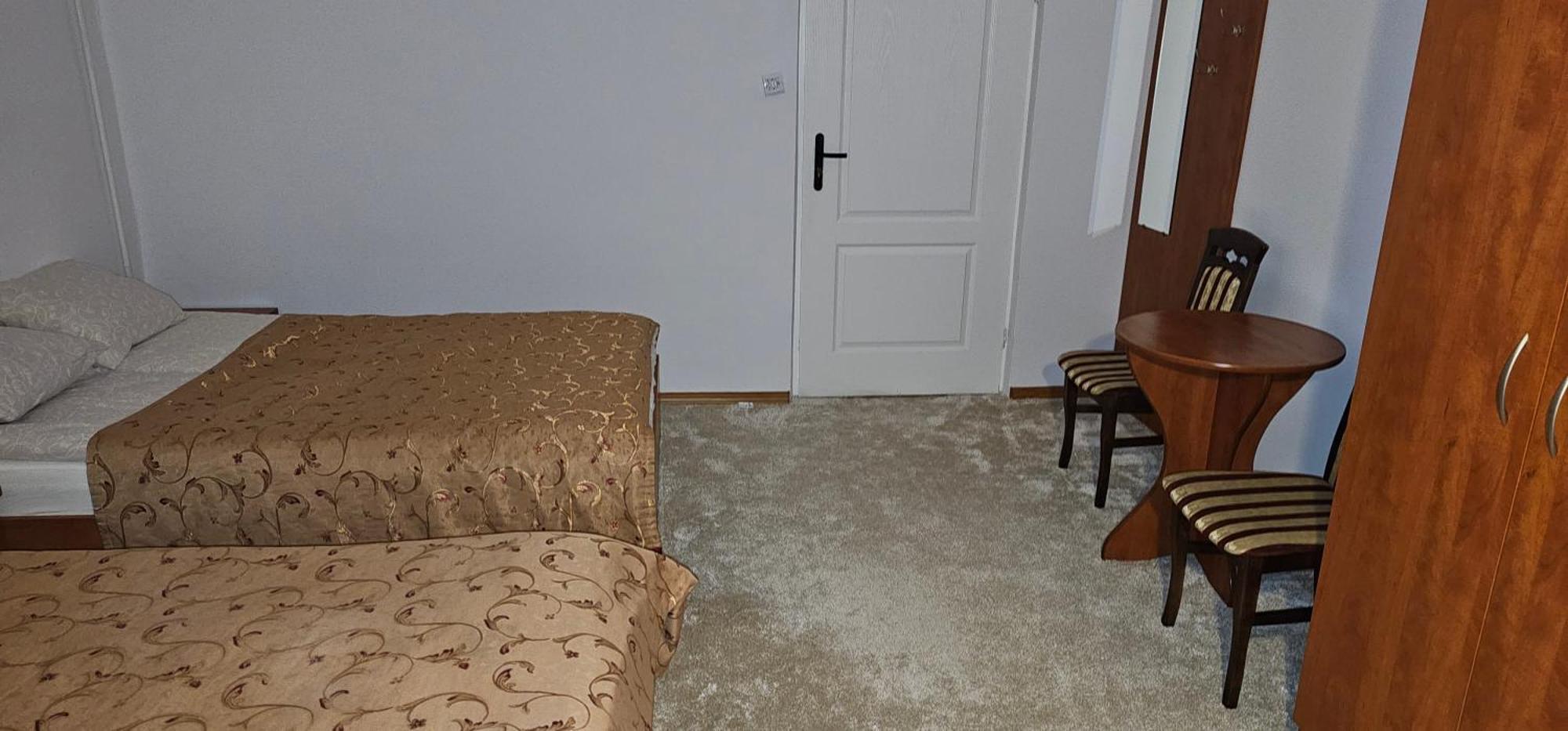 Rest Hostel Airport Modlin Nowy Dwor Mazowiecki Bagian luar foto