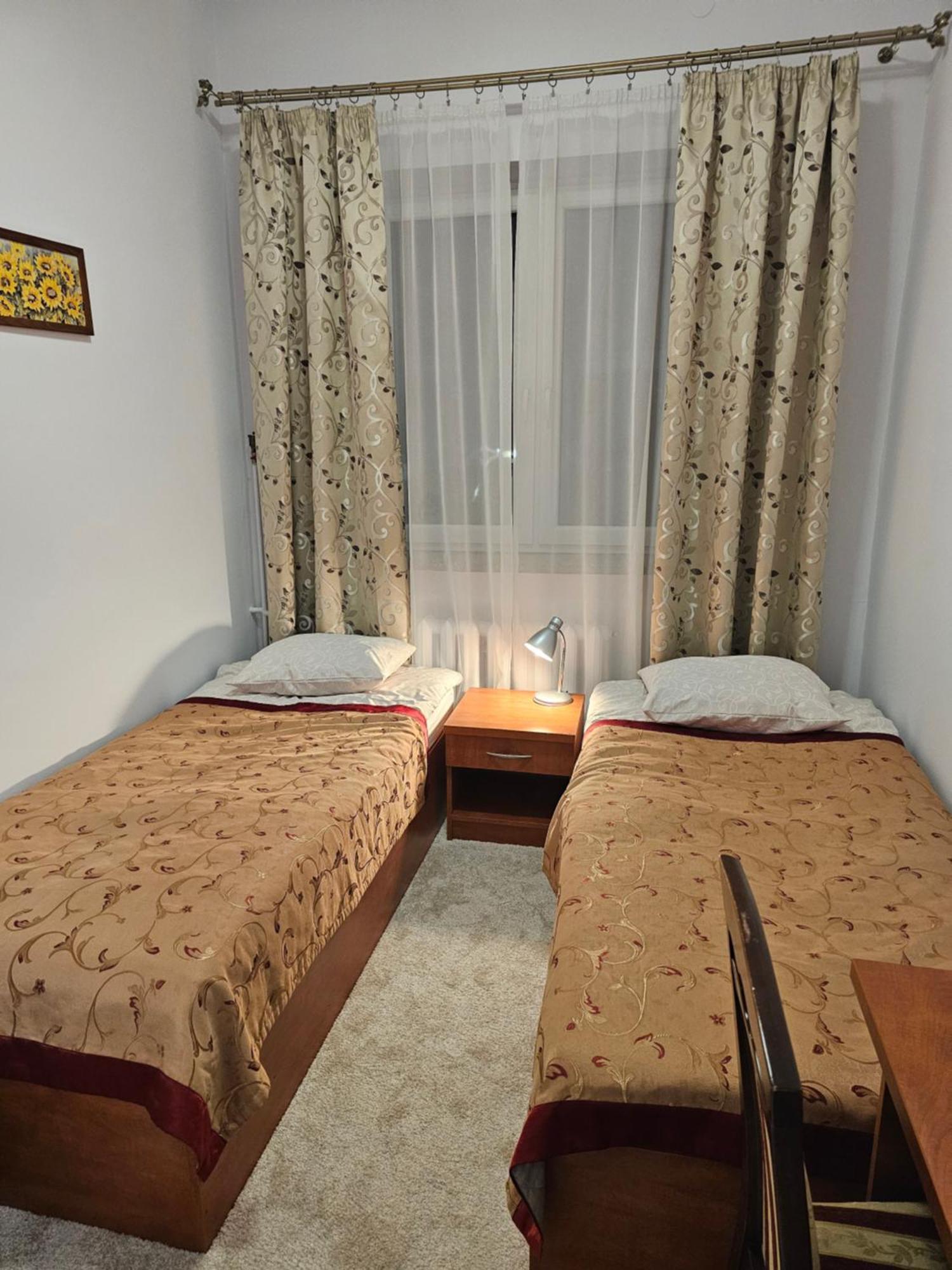 Rest Hostel Airport Modlin Nowy Dwor Mazowiecki Bagian luar foto