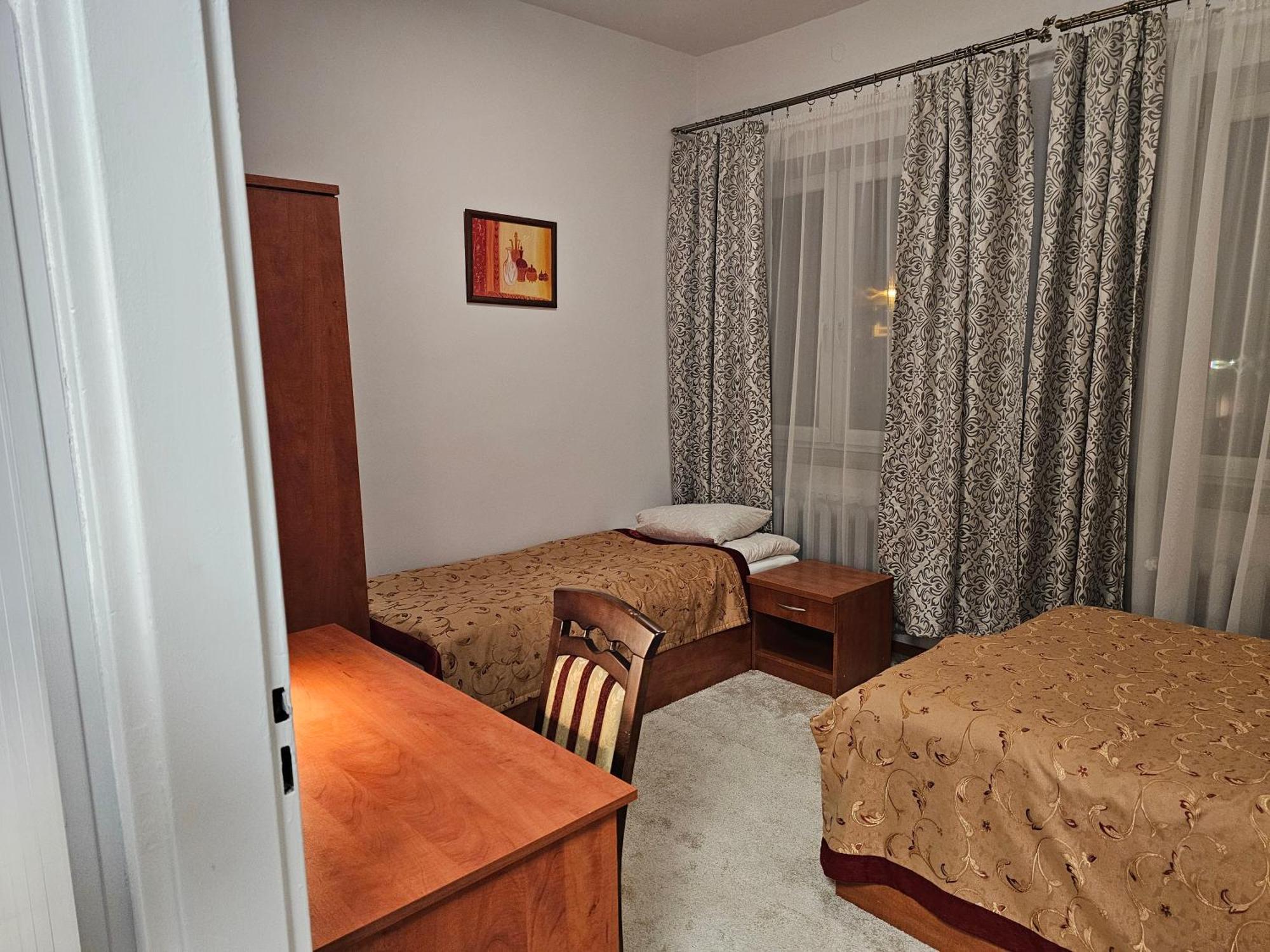 Rest Hostel Airport Modlin Nowy Dwor Mazowiecki Bagian luar foto