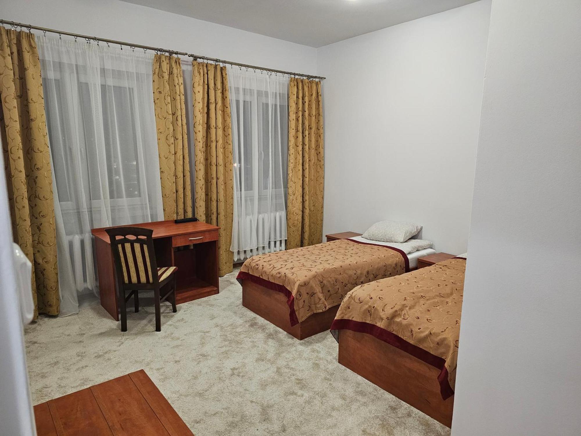 Rest Hostel Airport Modlin Nowy Dwor Mazowiecki Bagian luar foto